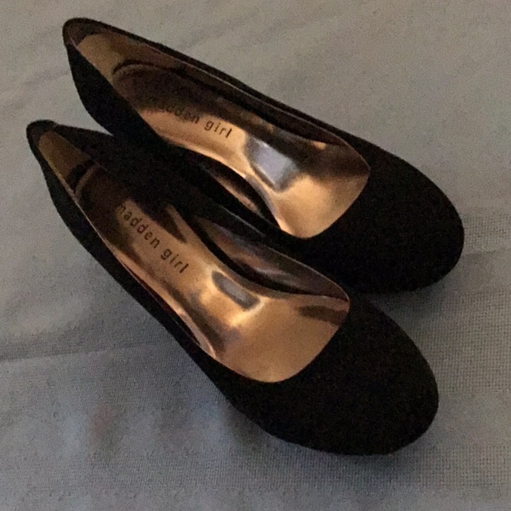 Madden Girl Black Suede-like Pumps. VGUC